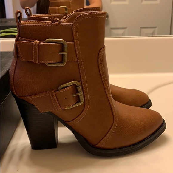 Wild Diva Lounge Cognac Dominic-14 Booties 7 New - Picture 4 of 8
